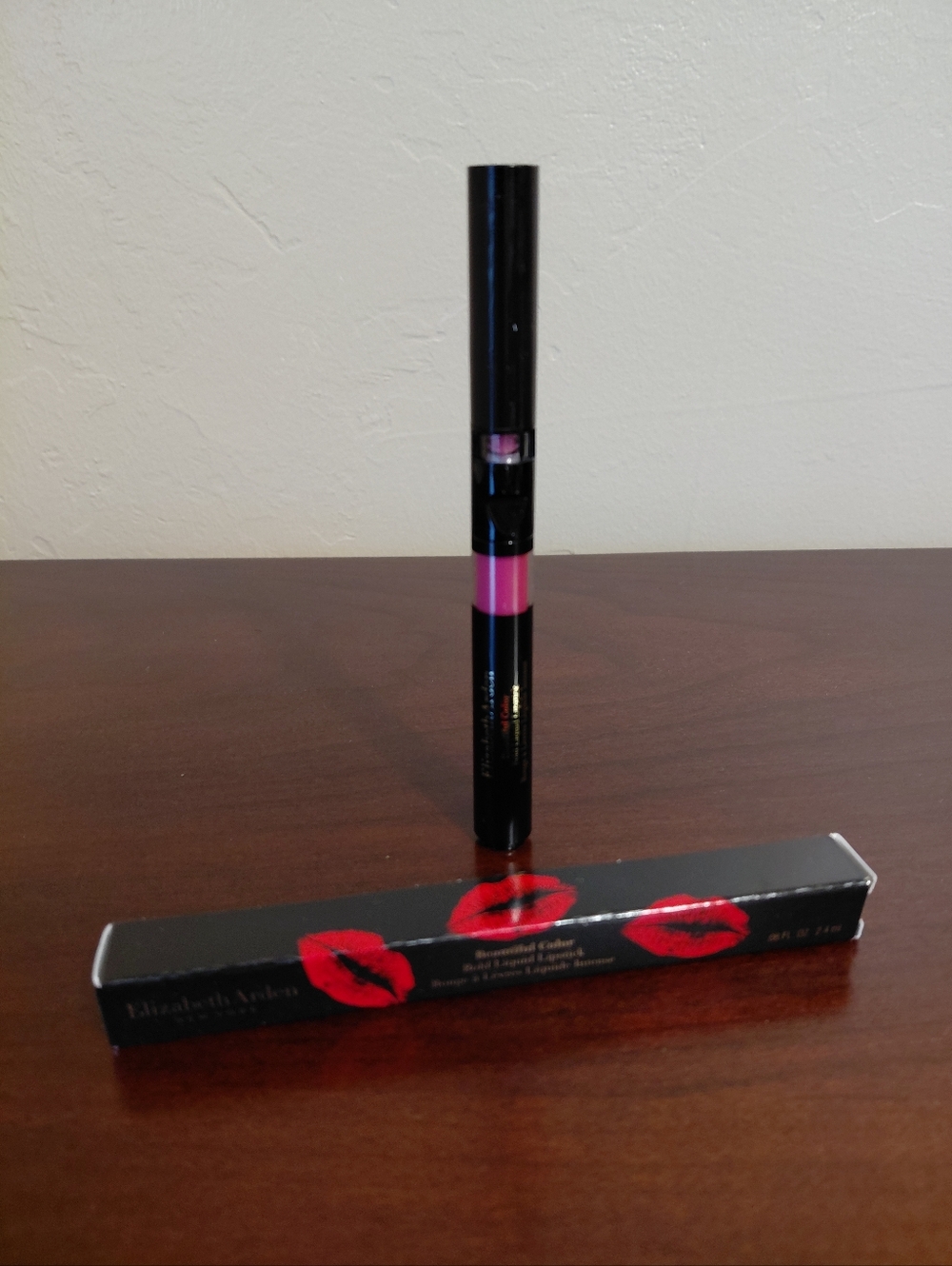 Elizabeth Arden Beautiful Color Bold Liquid Lipstick Extreme Pink 01
